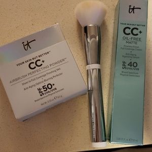 It Cosmetics foundation set